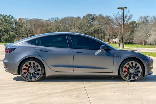 2022 Tesla Model 3 - Photo 3