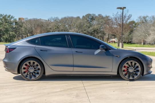 2022 Tesla Model 3 - Photo 3