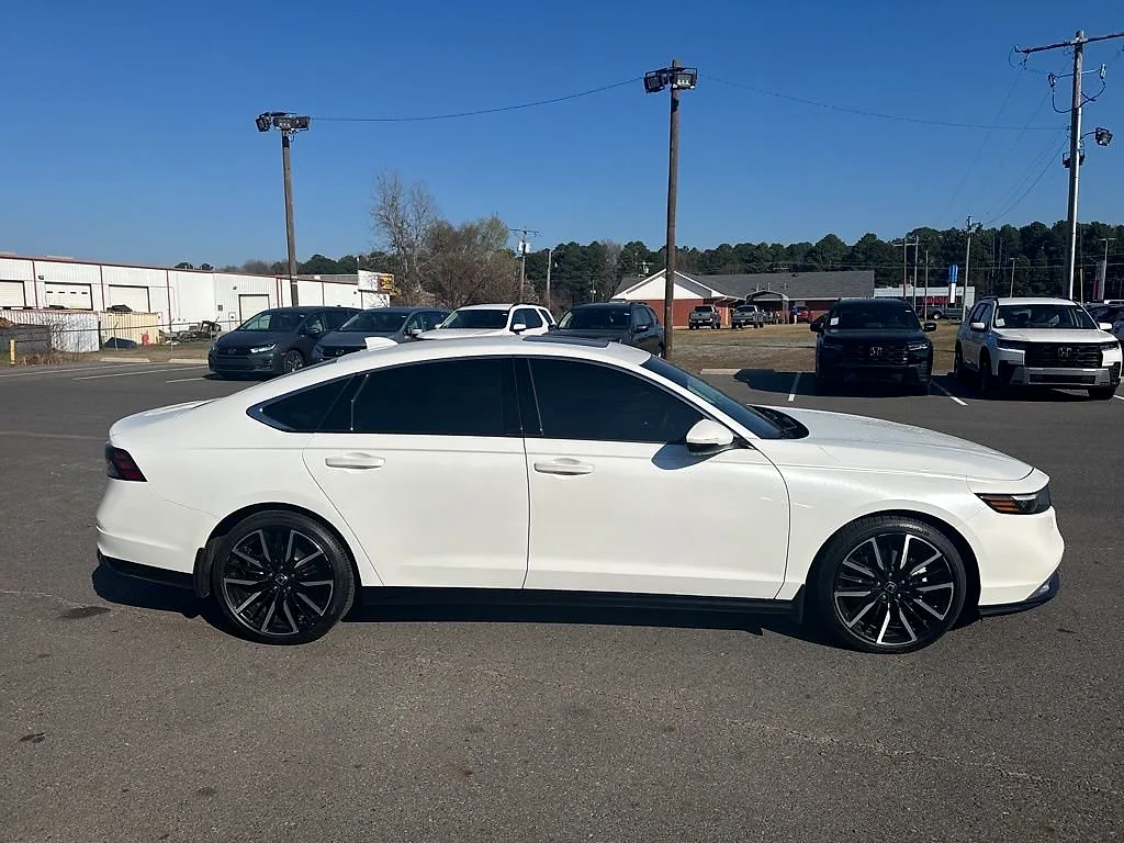 2025 Honda Accord - Photo 3