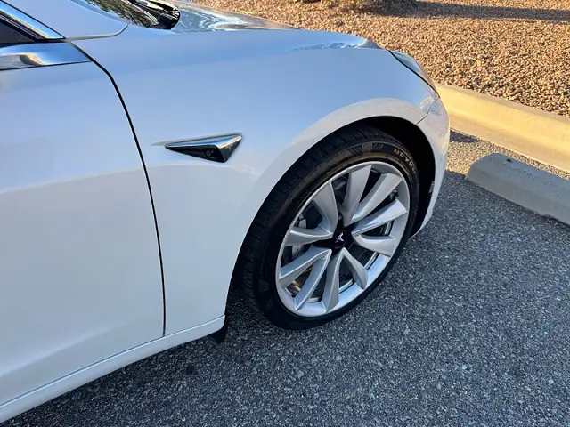 2020 Tesla Model 3 - Photo 2