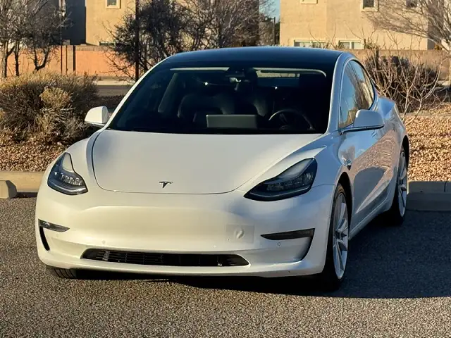 2020 Tesla Model 3 - Photo 5