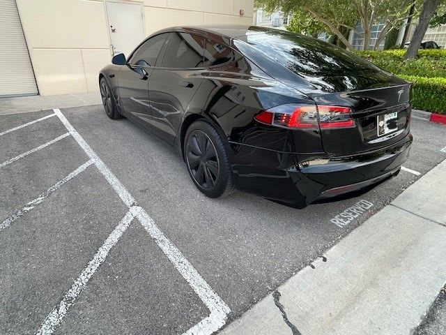 2021 Tesla Model S - Photo 2