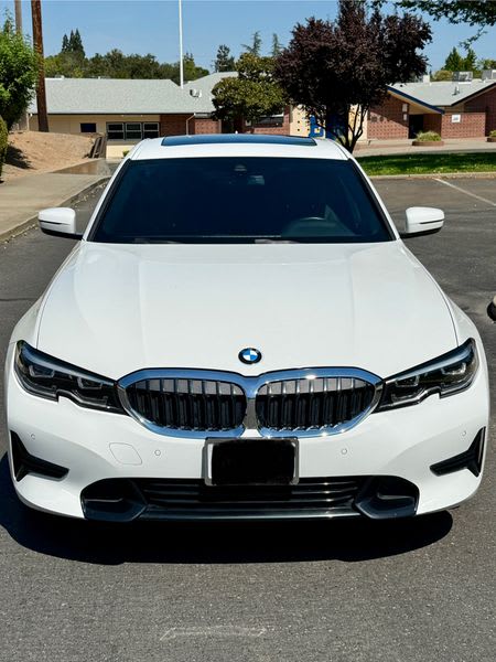 2020 BMW 330i - Photo 2