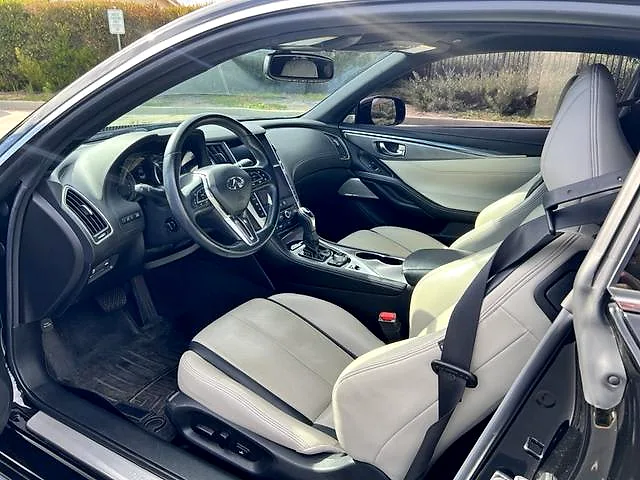 2021 Infiniti Q60 - Photo 2
