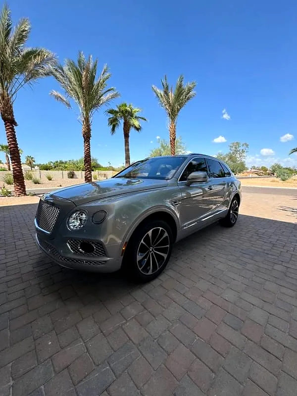 2017 Bentley Bentayga W12 - Photo 2