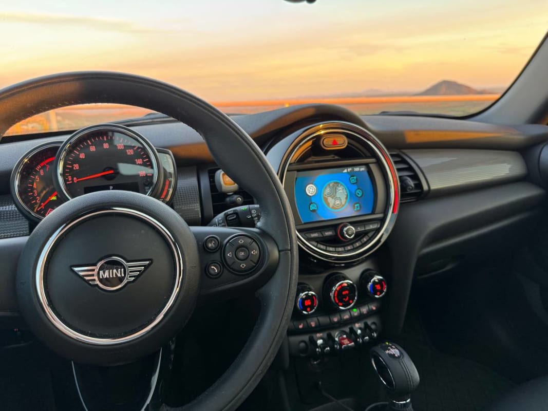 2019 MINI Cooper Hardtop - Photo 2
