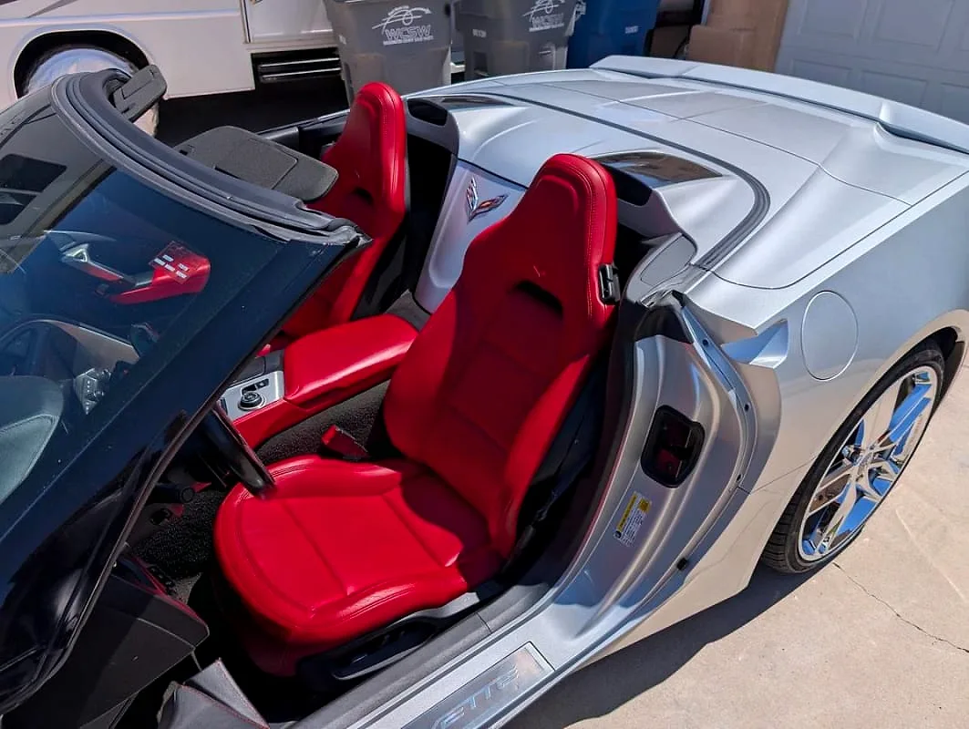 2016 Chevrolet Corvette Stingray Z51 - Photo 2