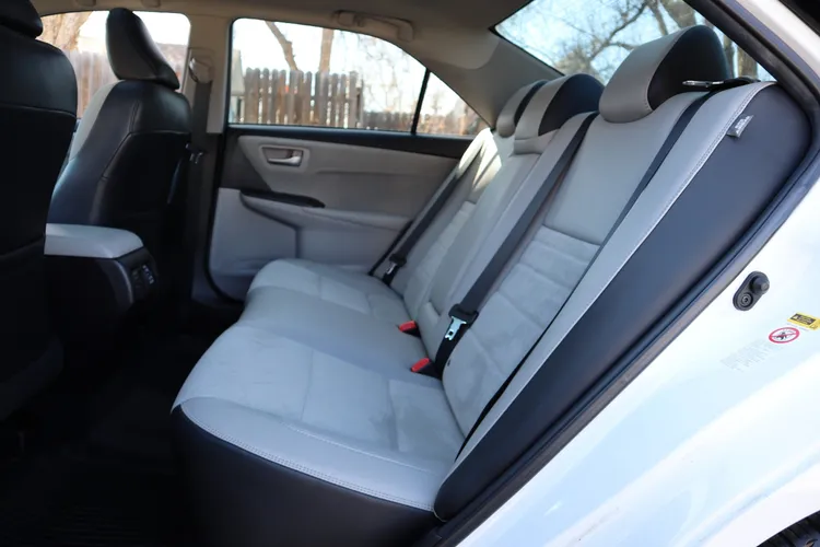 2016 Toyota Camry - Photo 5
