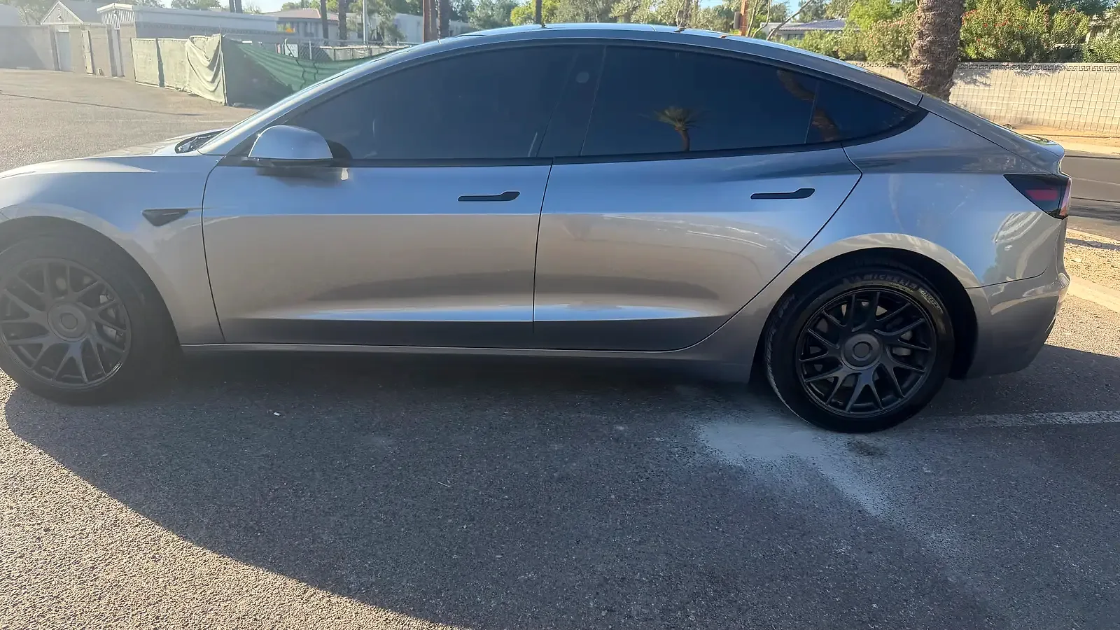 2025 Tesla Model 3 - Photo 1