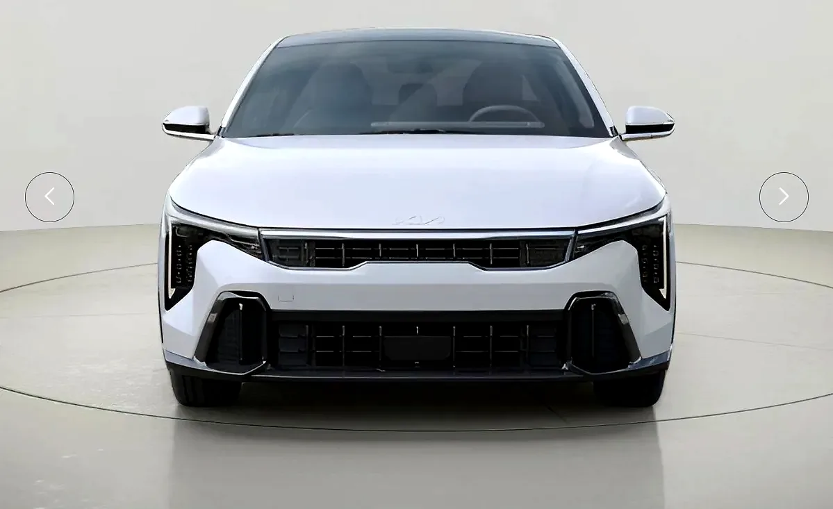 2025 Kia K4 - Photo 2
