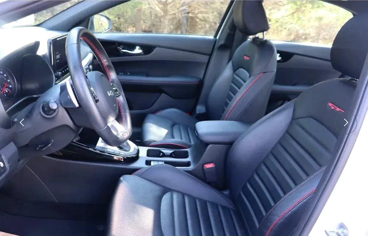 2023 Kia Forte - Photo 5