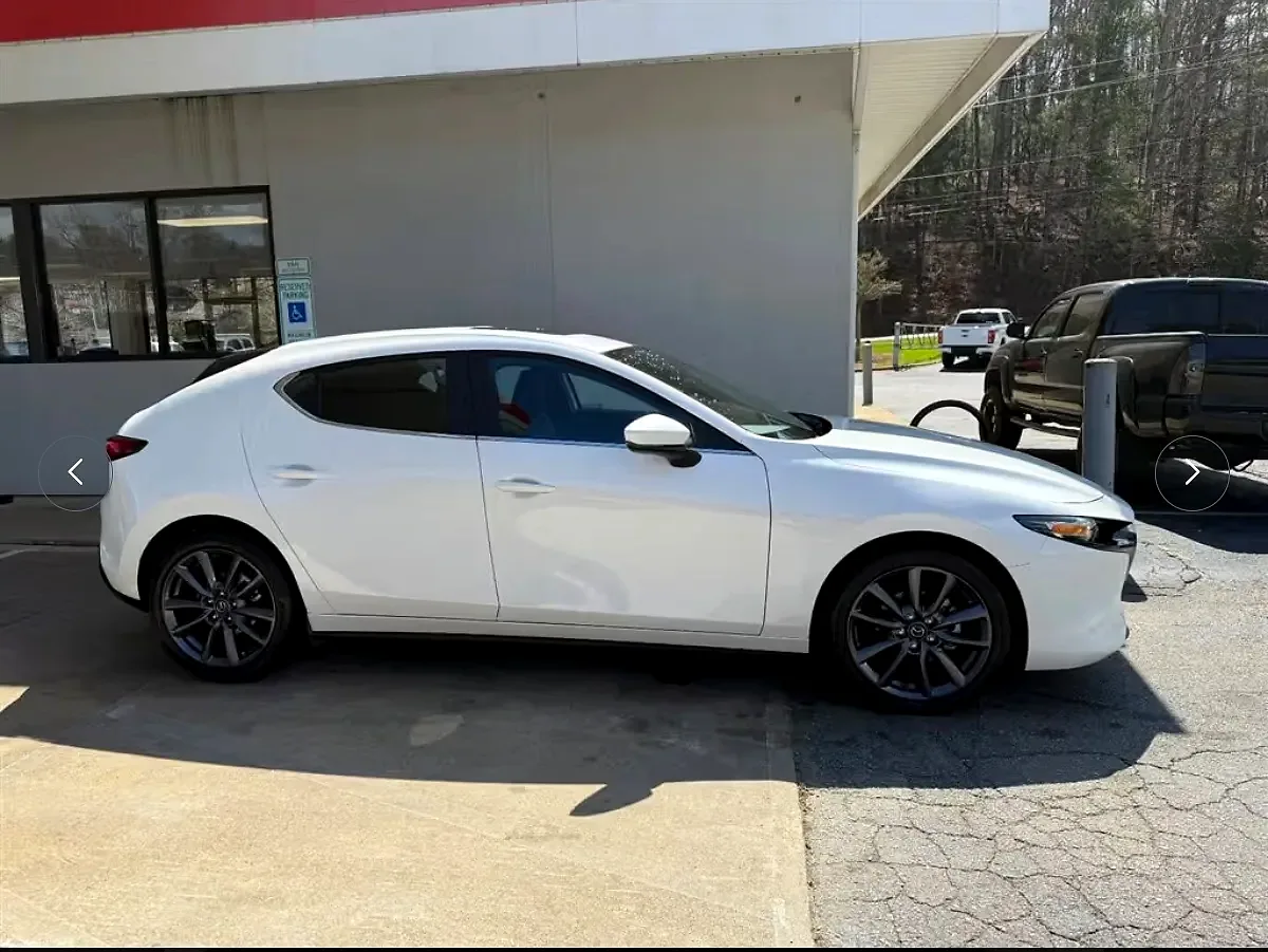 2025 Mazda Mazda3 - Photo 2