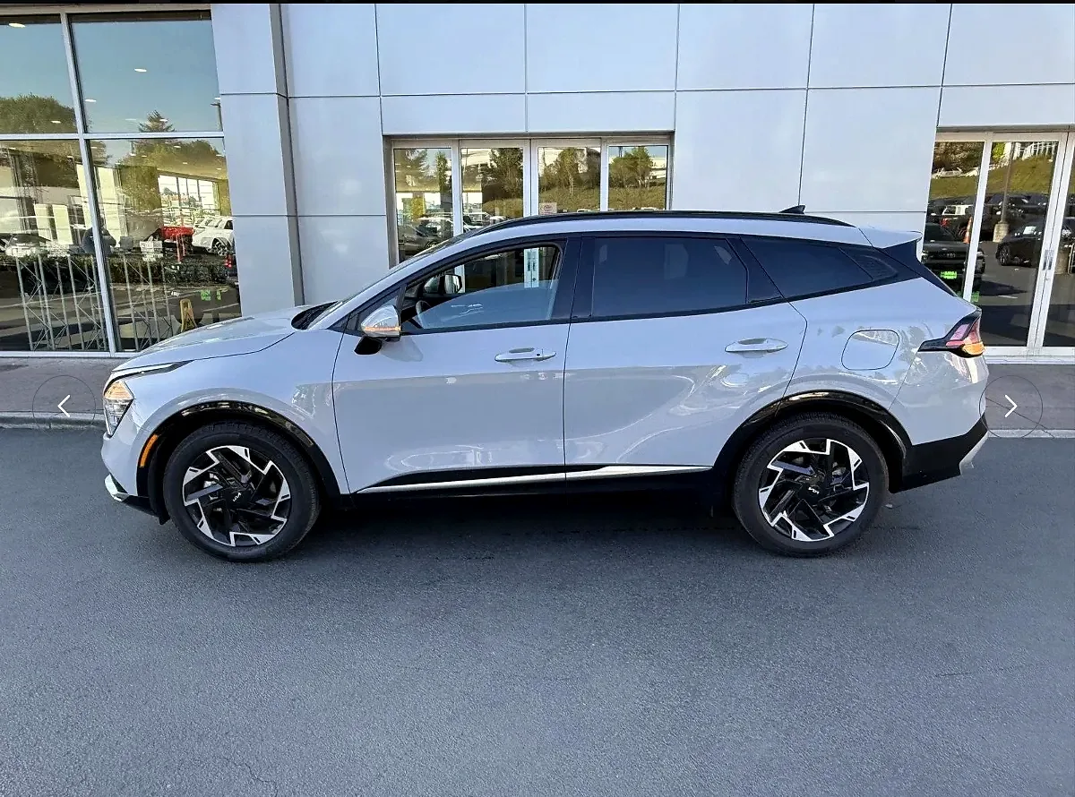 2023 Kia Sportage - Photo 2