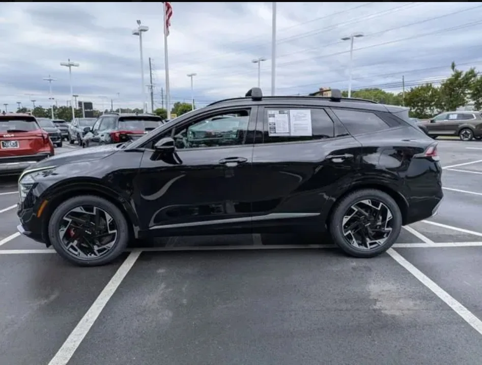 2023 Kia Sportage - Photo 2