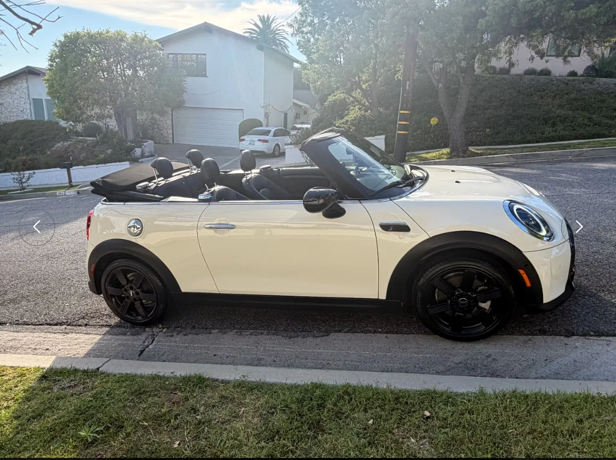 2023 MINI Cooper Convertible - Photo 2