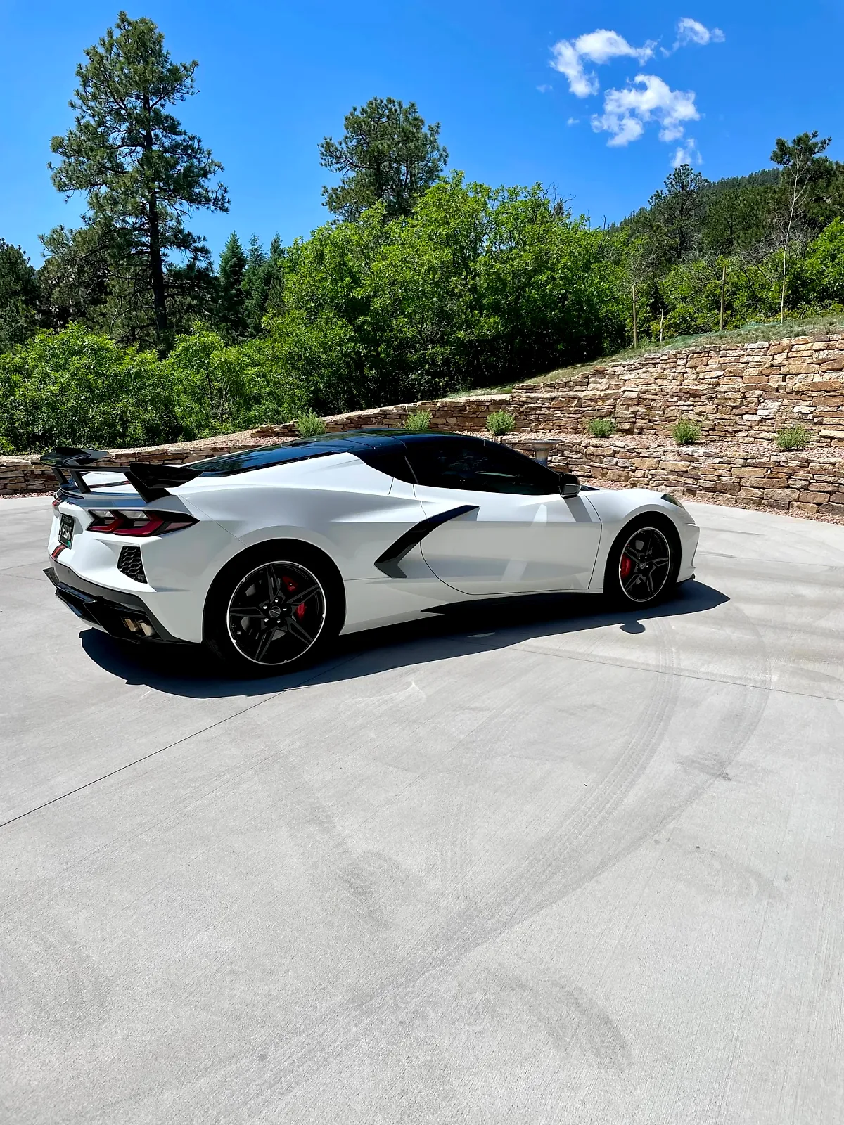 2022 Chevrolet Corvette - Photo 2