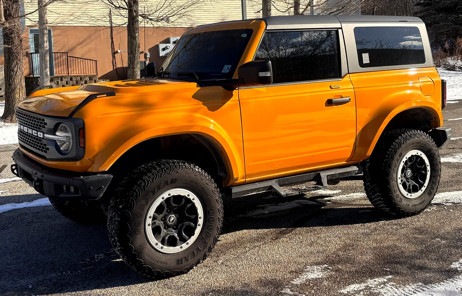 2022 Ford Bronco - Photo 2