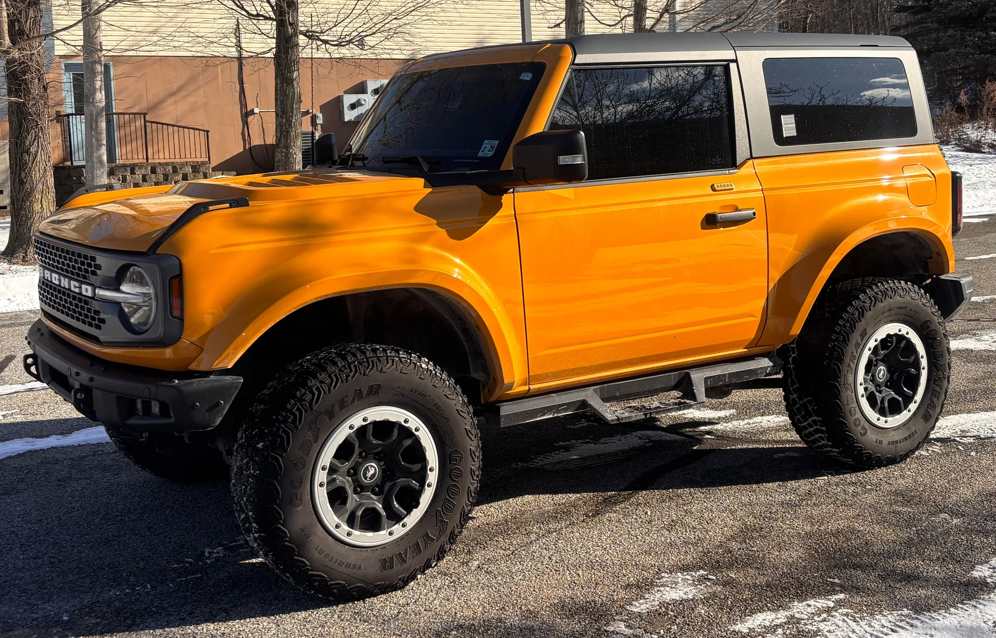 2022 Ford Bronco - Photo 2