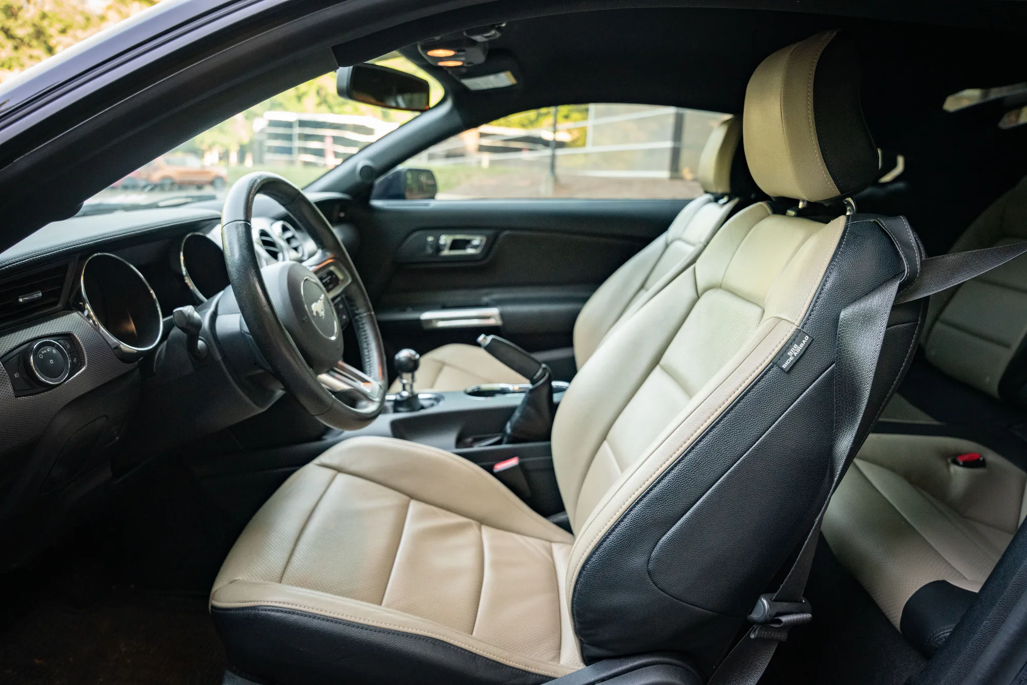 2015 Ford Mustang - Photo 5