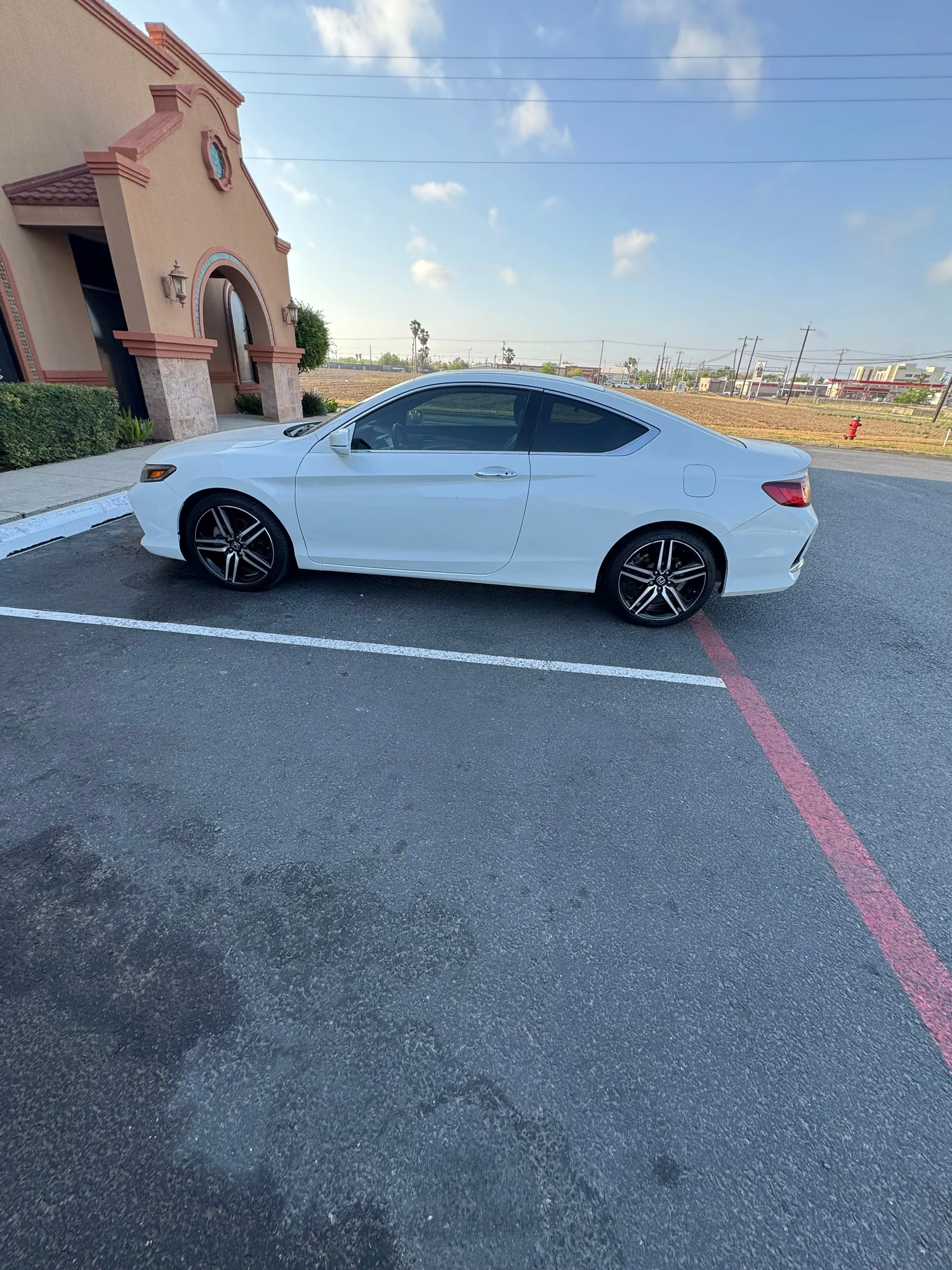 2017 Honda Accord - Photo 2