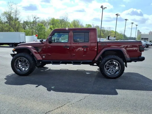 2021 Jeep Gladiator - Photo 2