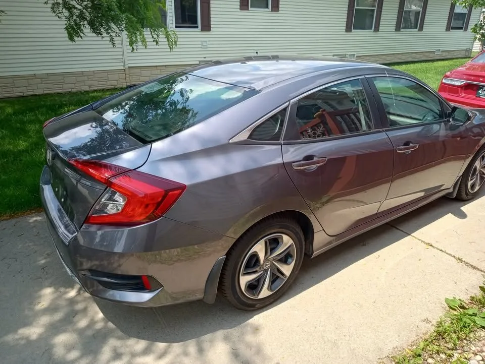 2021 Honda Civic - Photo 2