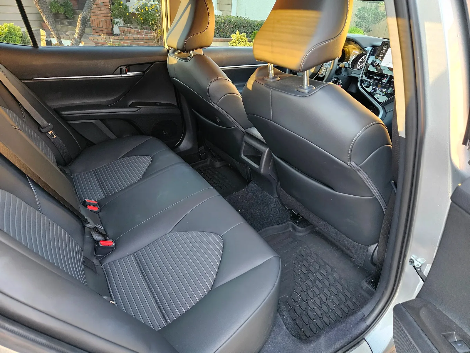 2023 Toyota Camry - Photo 3