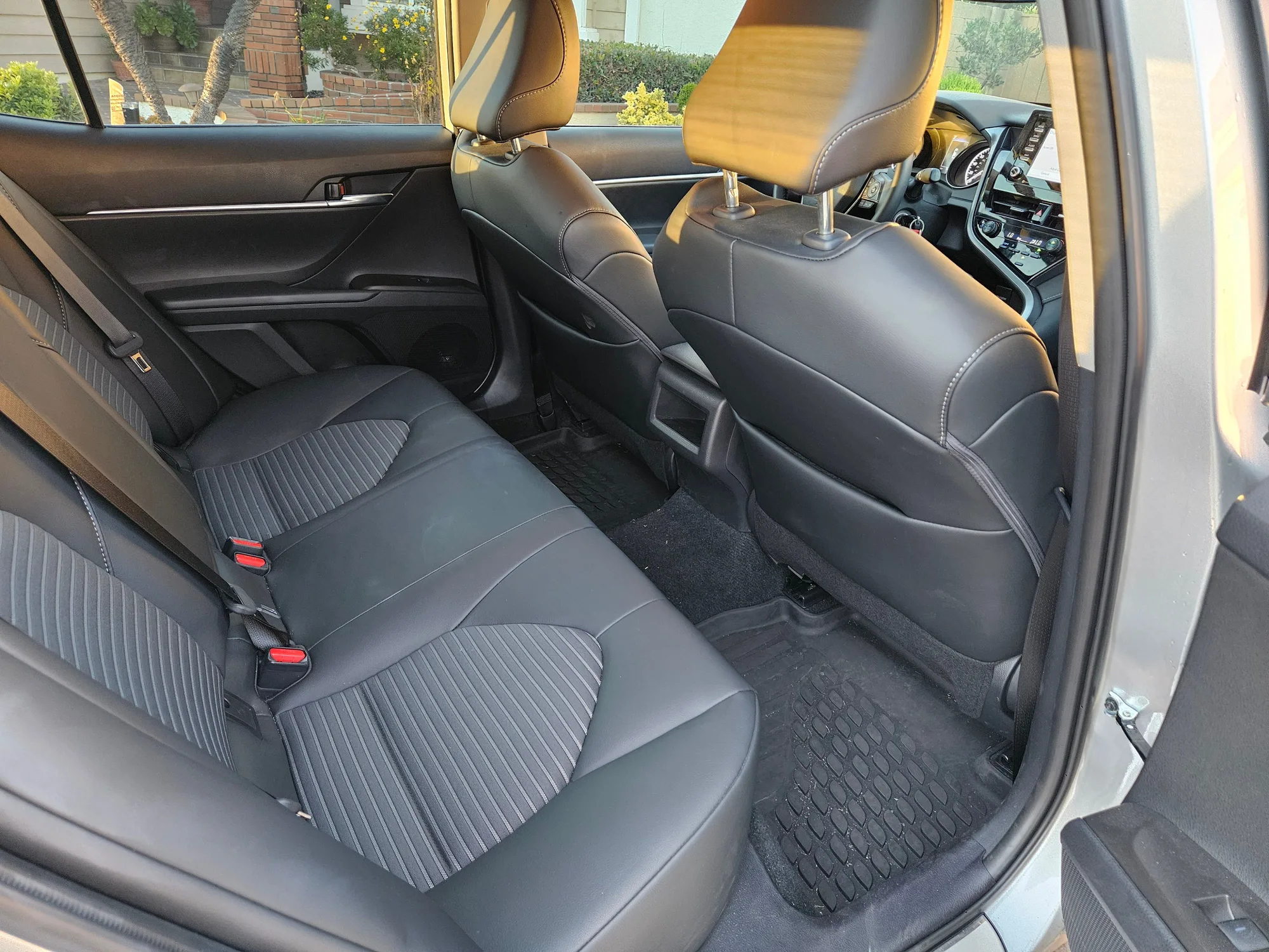 2023 Toyota Camry - Photo 3