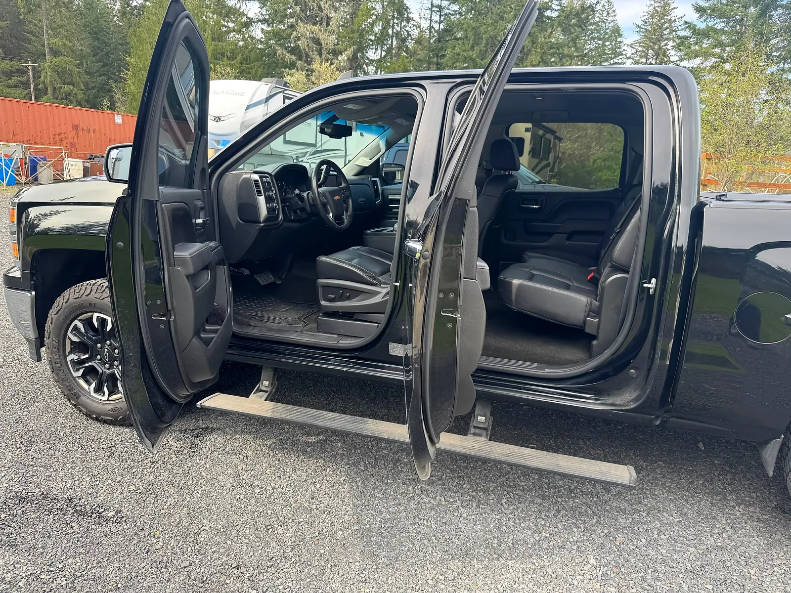 2015 Chevrolet Silverado - Photo 2
