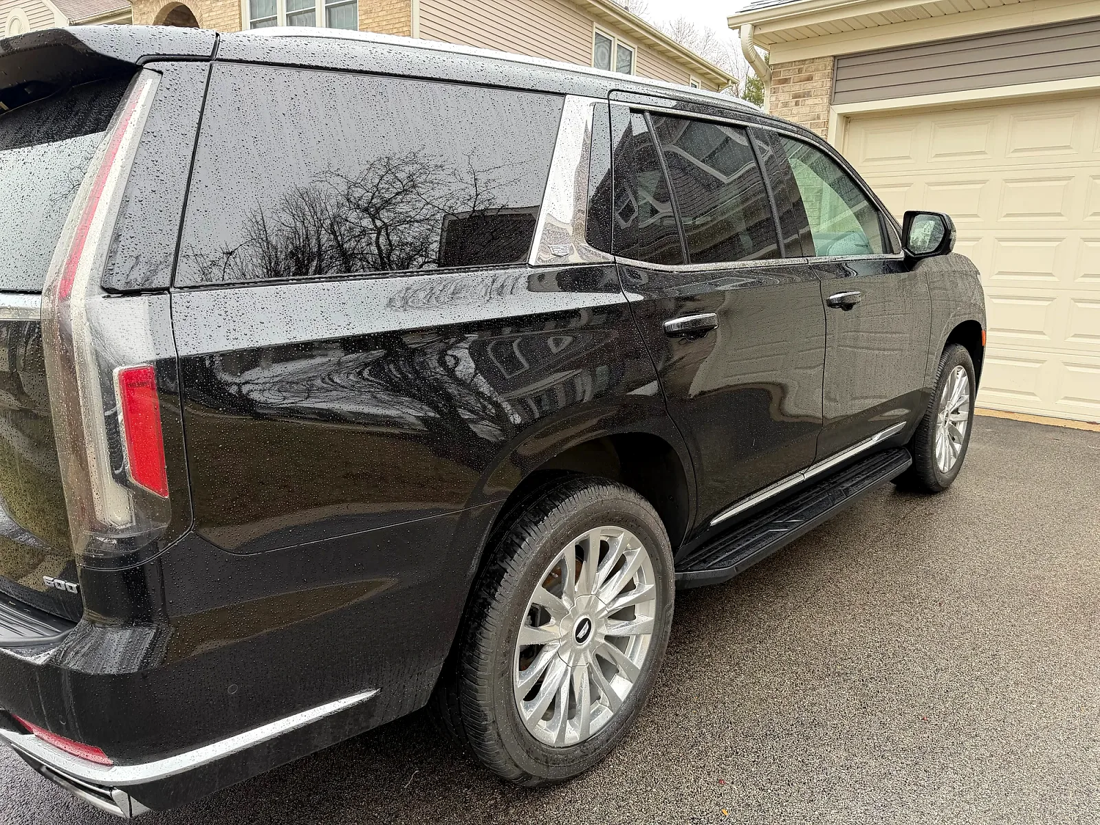2023 Cadillac Escalade - Photo 2