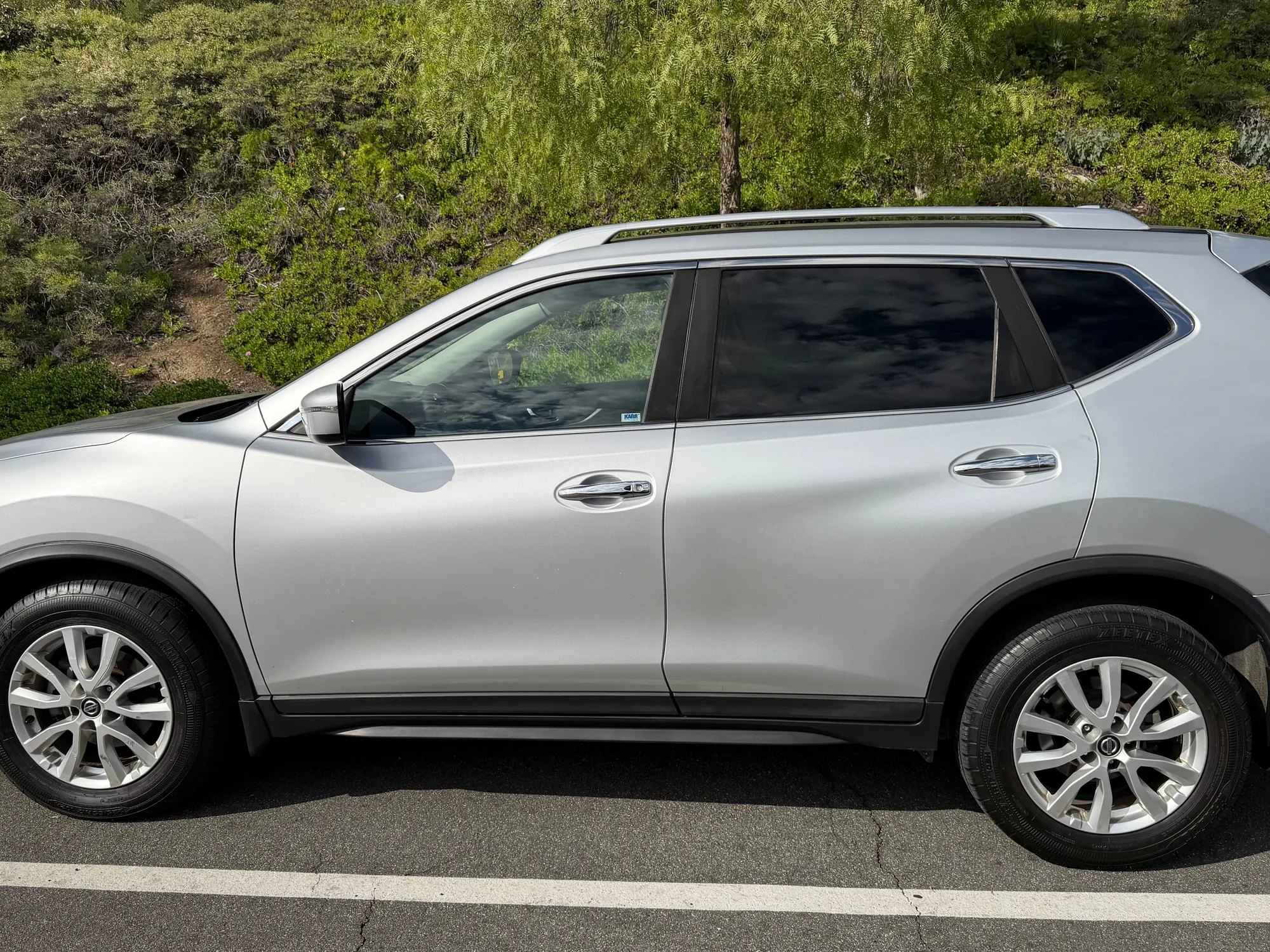 2018 Nissan Rogue - Photo 2