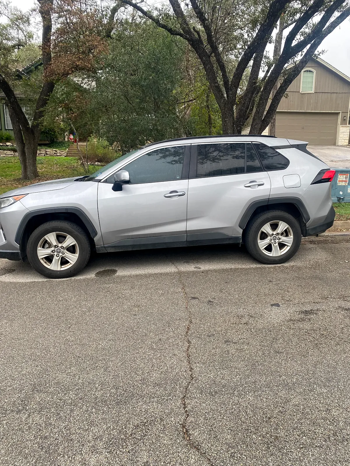 2020 Toyota RAV4 - Photo 1