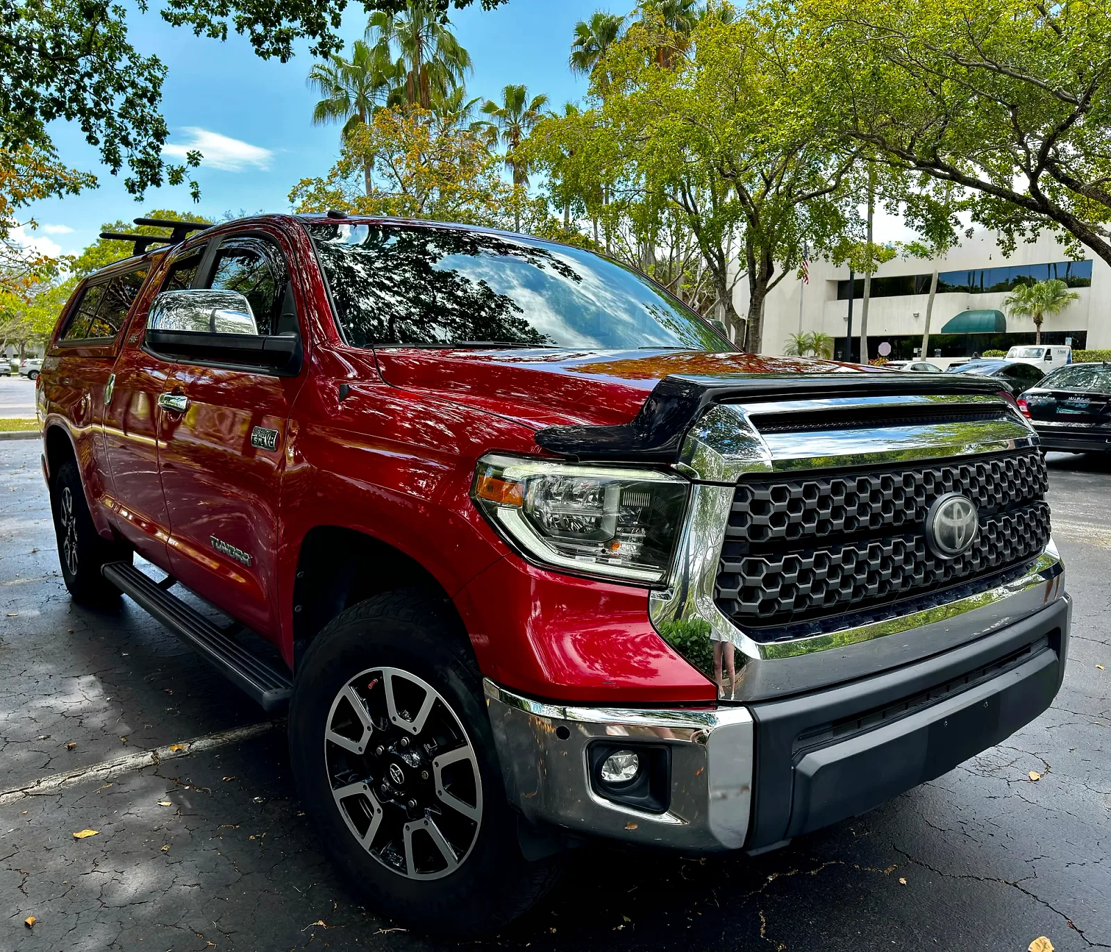 2018 Toyota Tundra - Photo 2