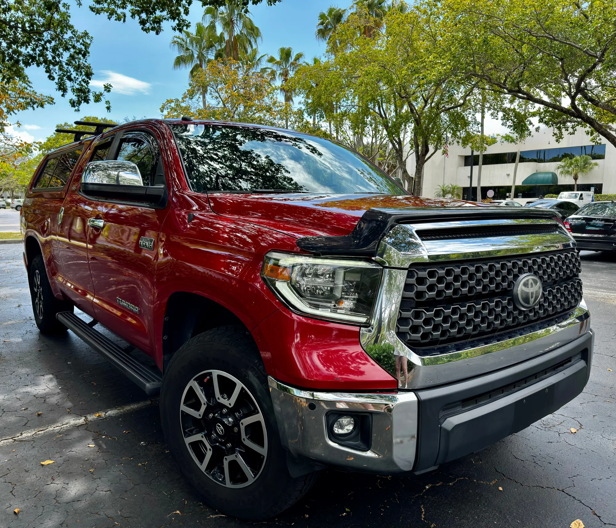 2018 Toyota Tundra - Photo 2
