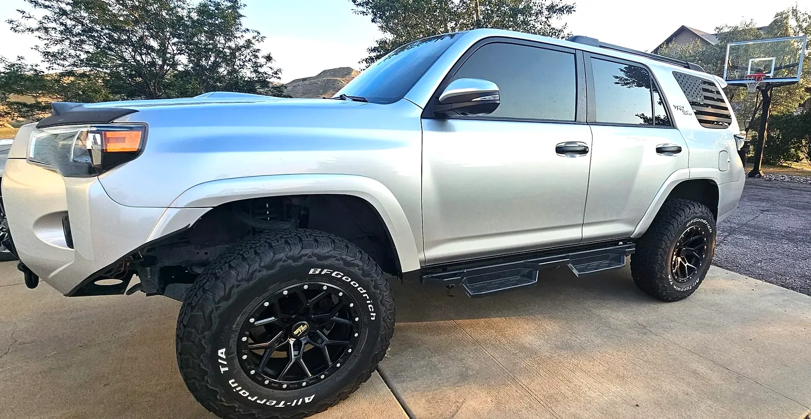2022 Toyota 4Runner - Photo 2