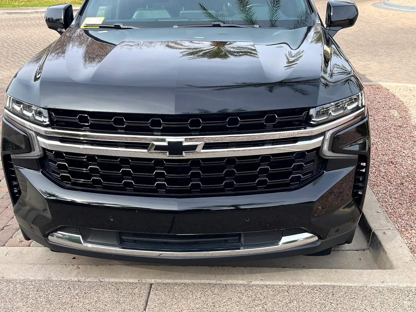 2023 Chevrolet Suburban - Photo 2