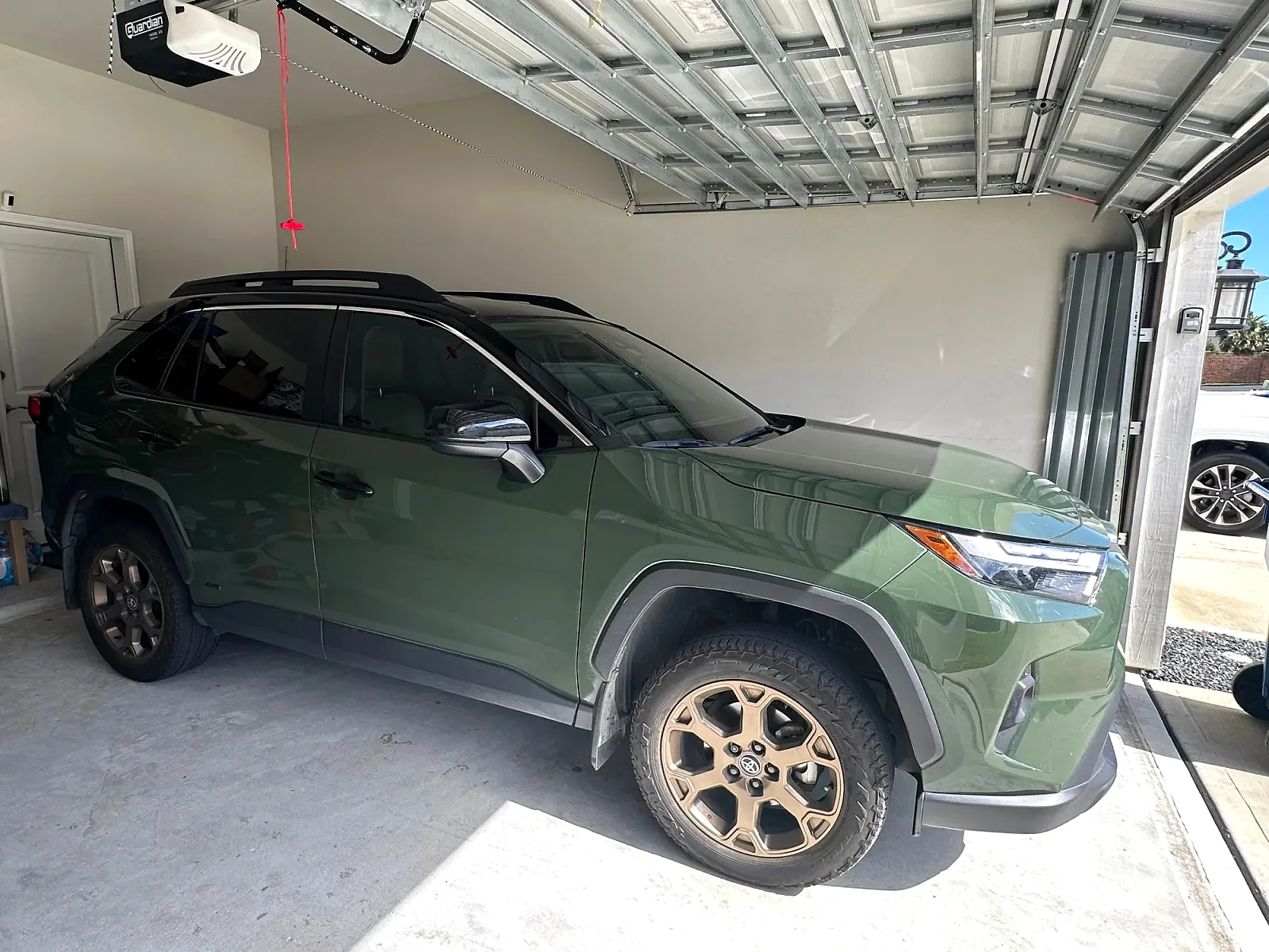 2024 Toyota RAV4 - Photo 2