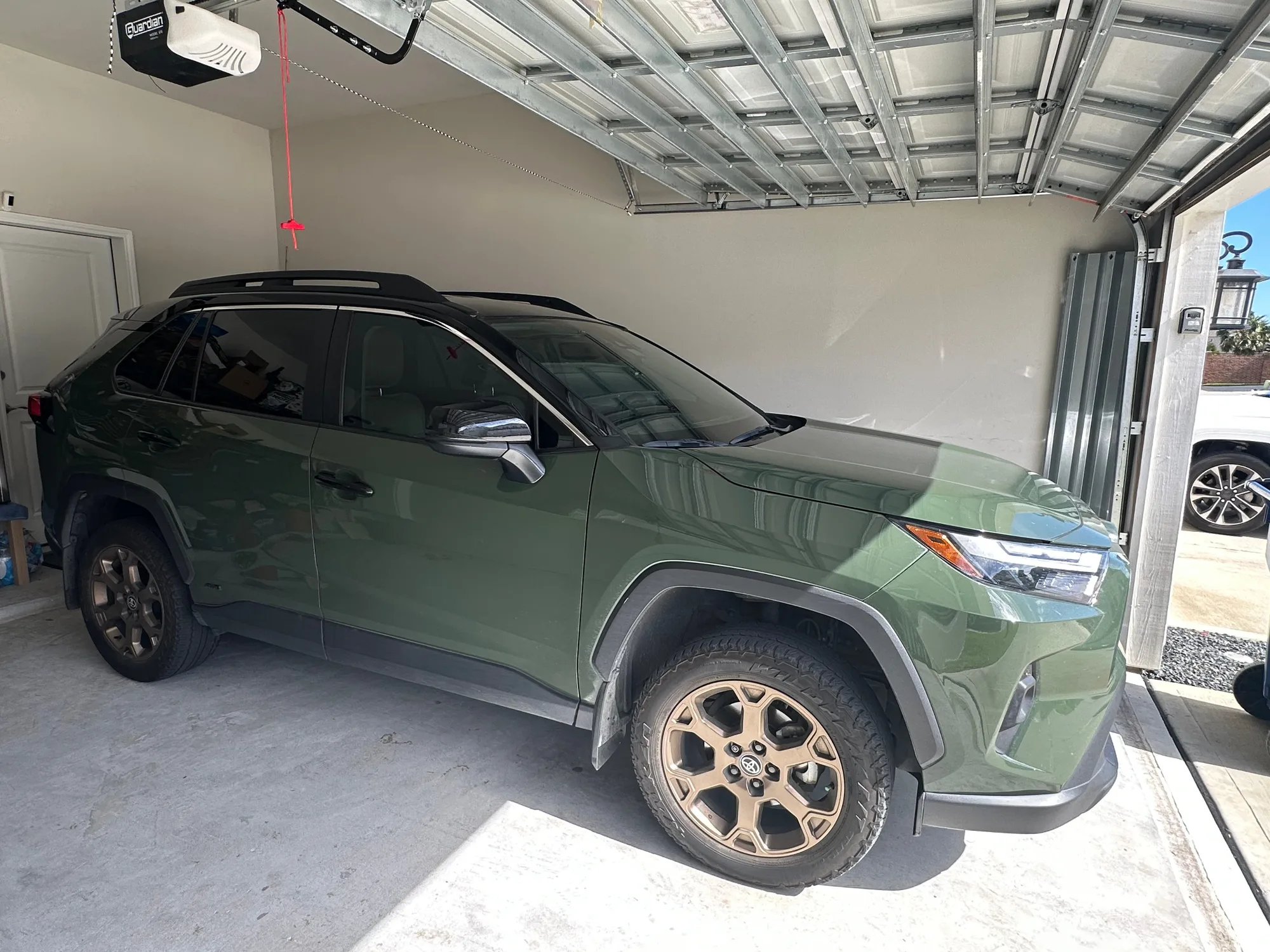 2024 Toyota RAV4 - Photo 2