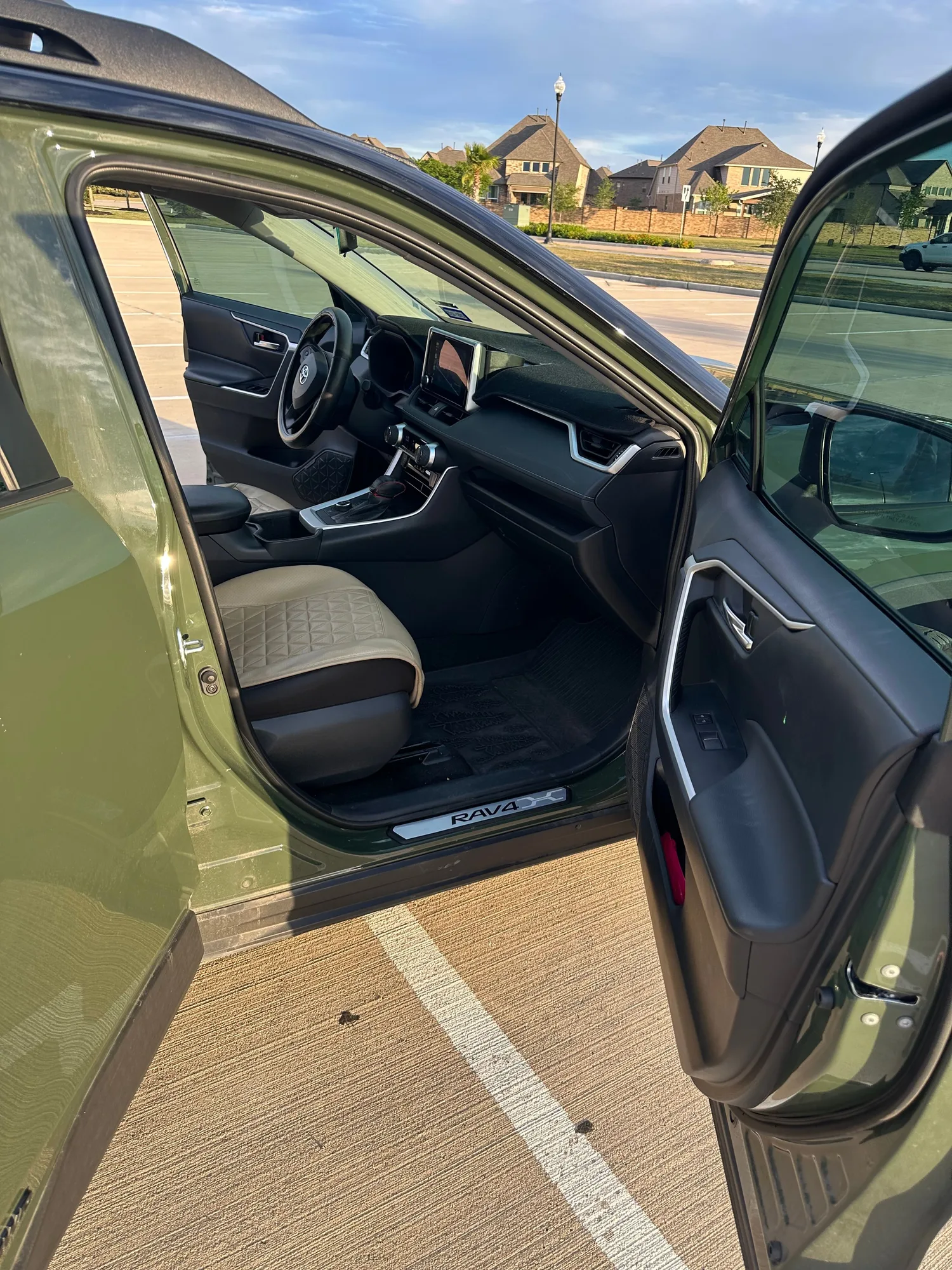 2024 Toyota RAV4 - Photo 5