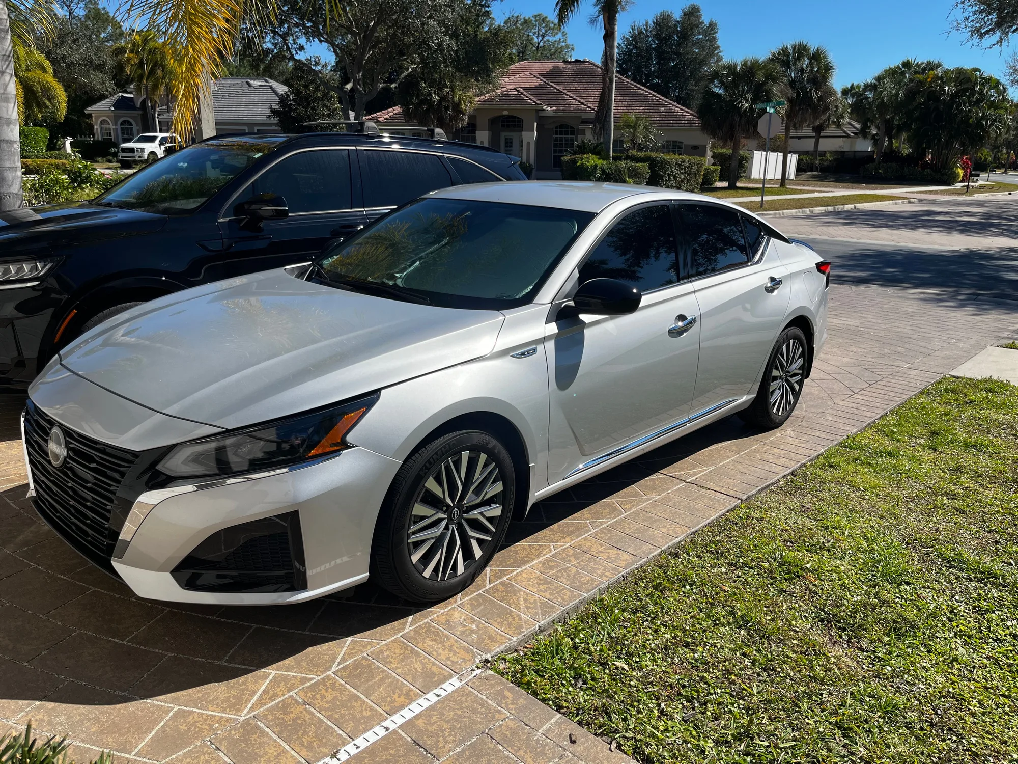 2025 Nissan Altima - Photo 2