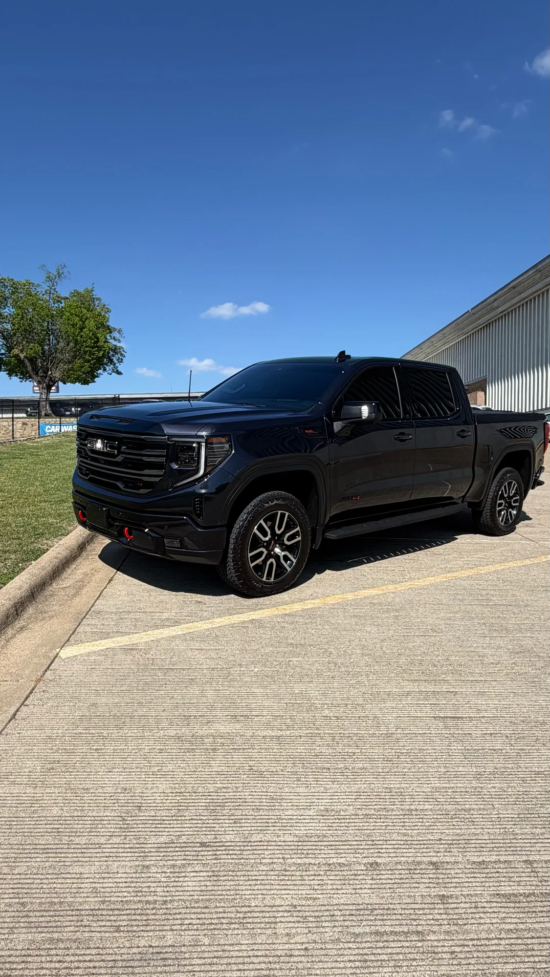 2025 GMC Sierra - Photo 1