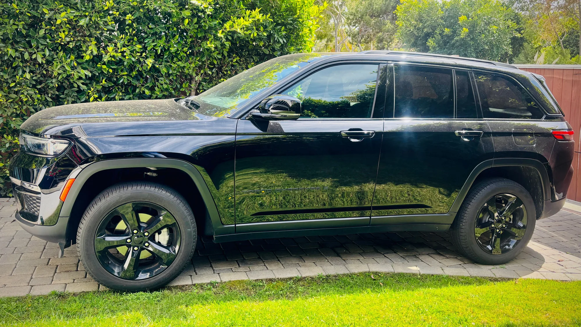 2025 Jeep Grand Cherokee - Photo 1